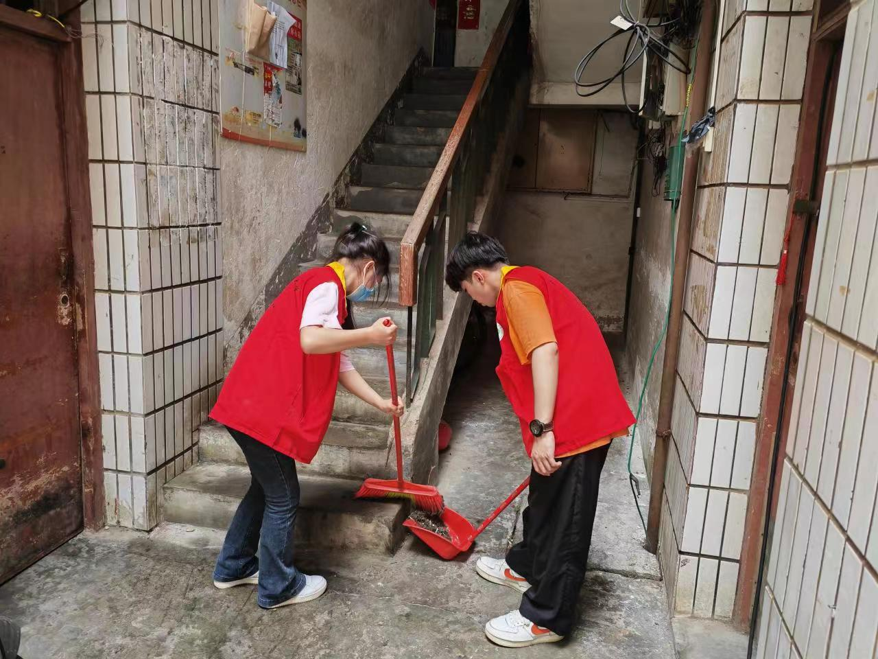 广西农业职业技术大学走进社区开展志愿服务活动|志愿服务|广西|志愿者_新浪新闻