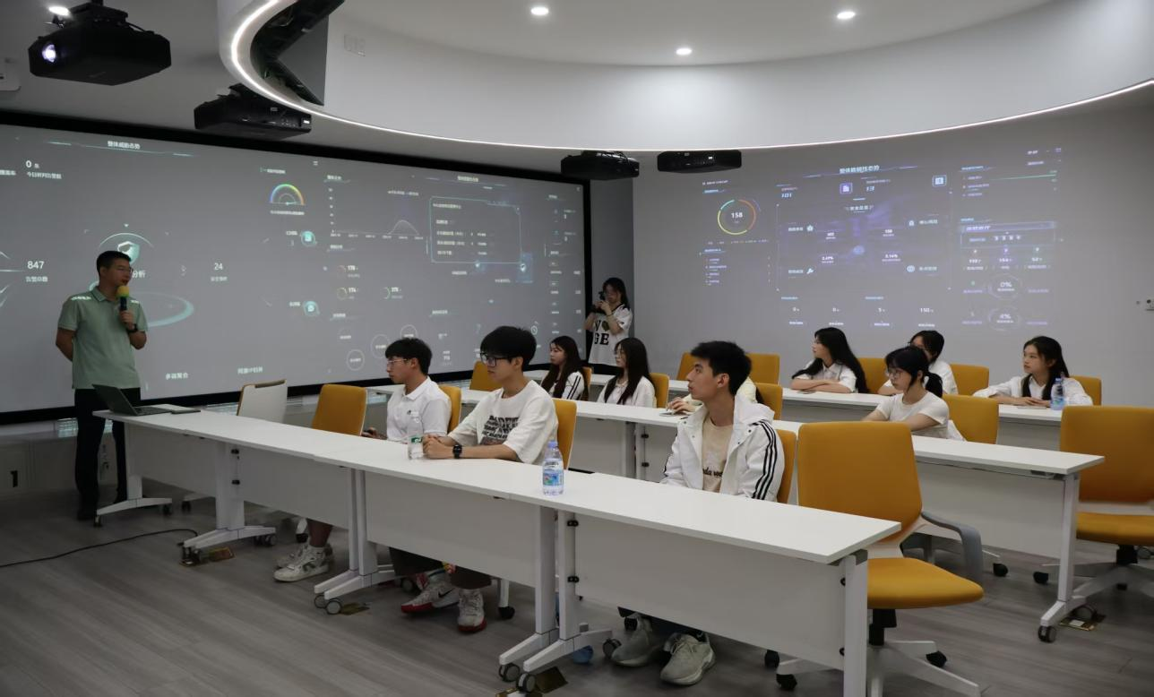 聚力深耕网络防线,同心共筑反诈长城 ——福建江夏学院海峡财经学院云盾社会实践队暑期“三下乡”社会实践之旅