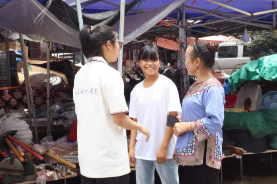 以马尾为“线”，绣民族团结与时代新生